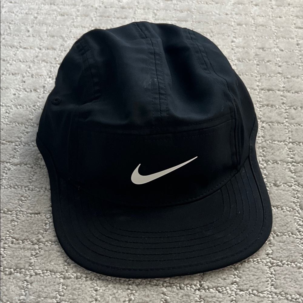 Nike Black and White 5 Panel Running Hat